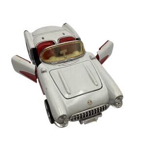 1957 Chevrolet Corvette Diecast Model 1/24 Scale White Vintage Car‎
